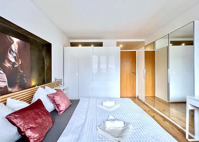 Jana's Apartment, Free Parking