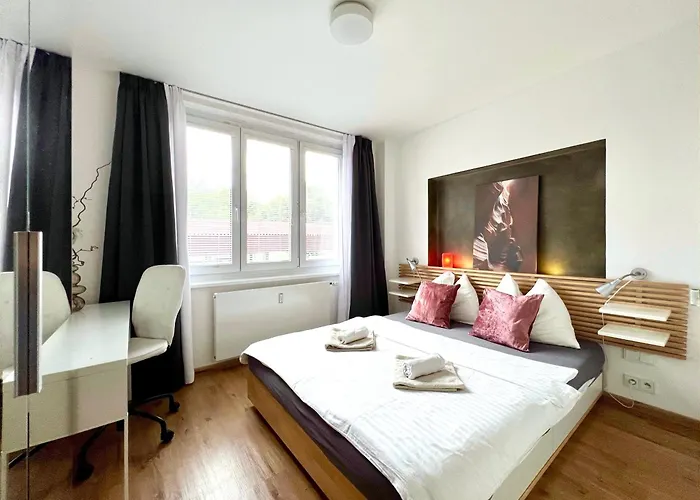 Jana's Apartment, Free Parking פראג