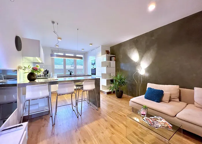 Jana's Apartment, Free Parking