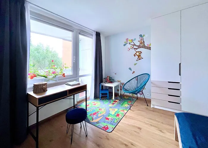 Jana's Apartment, Free Parking